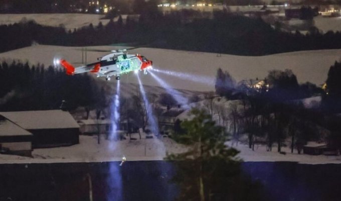 Оползень в Норвегии: спасатели пытаются разыскать пропавших без вести (4 фото)