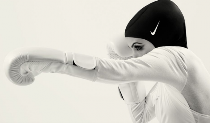 В продаже появился первый в мире спортивный хиджаб (12 фото)