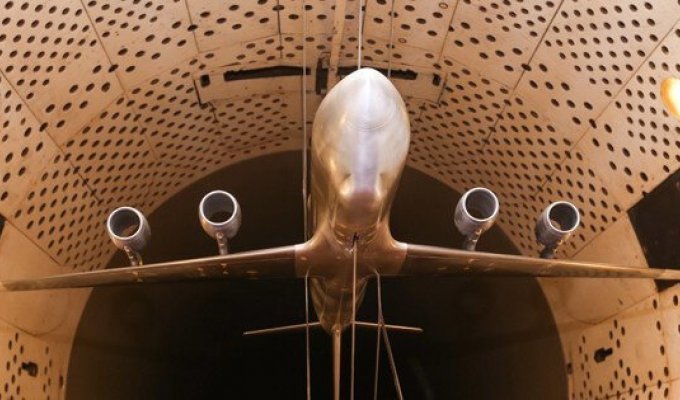 В ЦАГИ прошли испытания модели самолета «Слон» (3 фото)