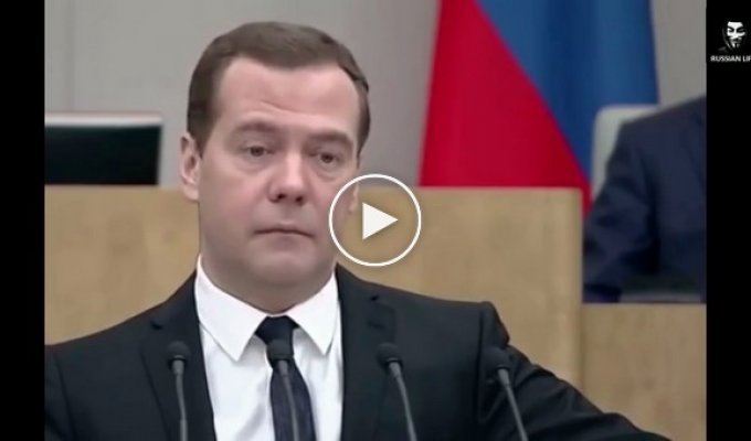 Медведев решил разделить ответственность. За последствия возвращения Крыма отвечает вся страна (маты)