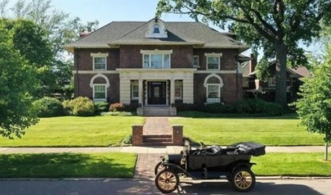 В Детройте продают бывший дом Генри Форда (26 фото)