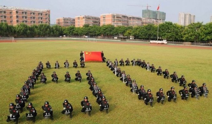 60 лет Китаю (2 фото)