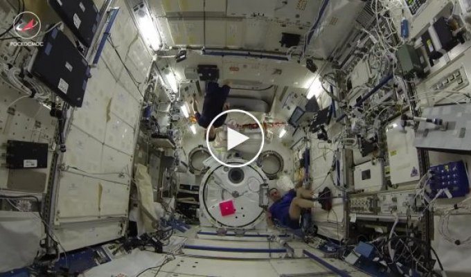 Космический бадминтон на борту МКС