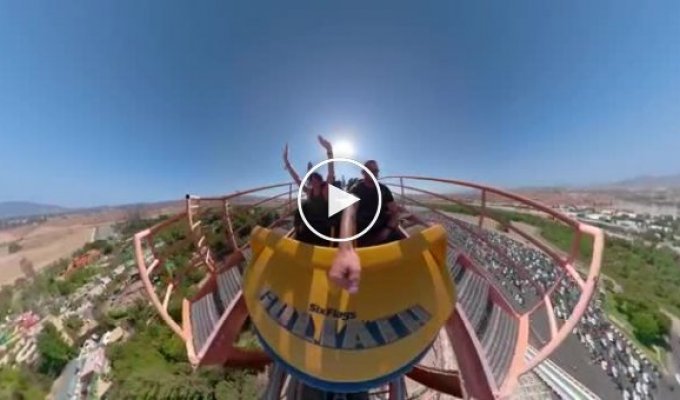 Головокружительная поездка на американских горках, снятая на 360-градусную камеру
