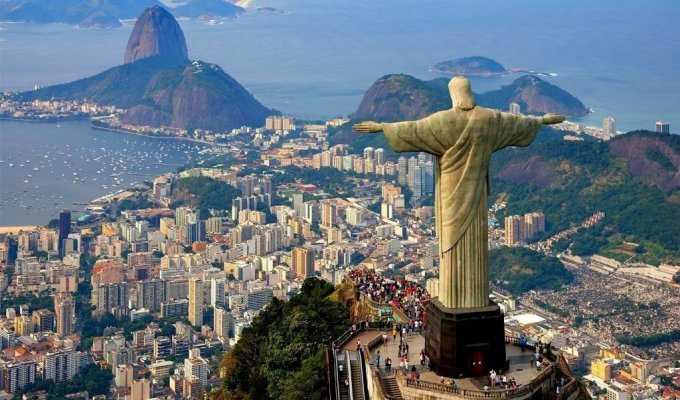 Зачем перенесли столицу Бразилии? (10 фото)