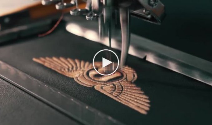 Видео с завода Bentley, которое показывает, как происходит сборка Bentayga Speed