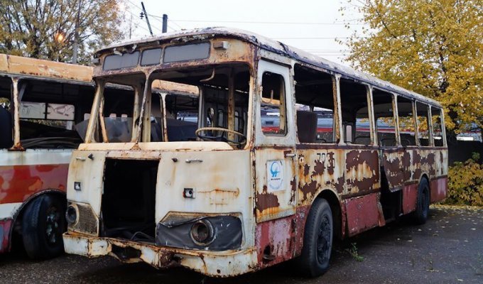 ЛиАЗ-677: Последние труженики Москвы(19 фото)