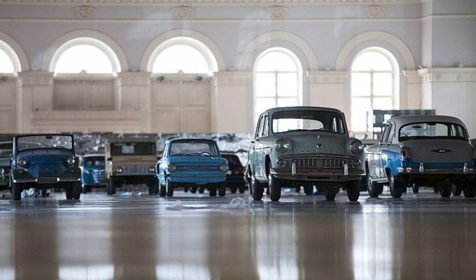 Выставка советских авто в Манеже (15 фото)