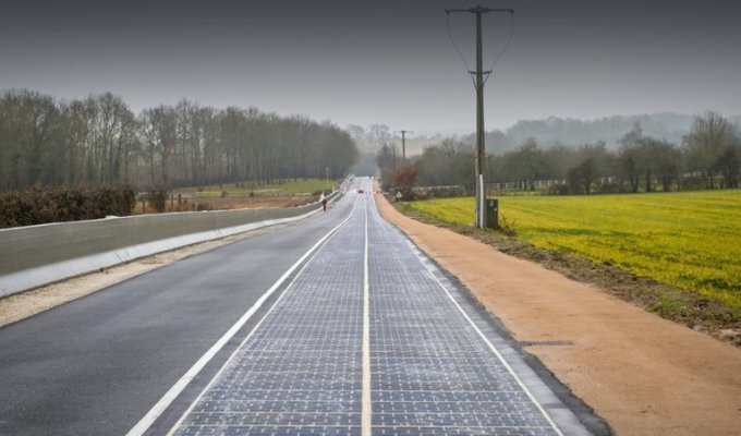 Во Франции открыли первую в мире дорогу из солнечных батарей (4 фото + 1 видео)