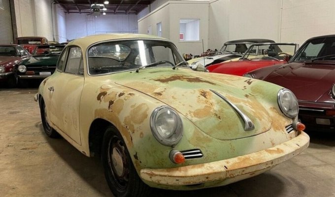 Porsche1963 года, найденный в сарае, простоял 40 лет и все еще способен передвигаться само­стоятельно (20 фото)