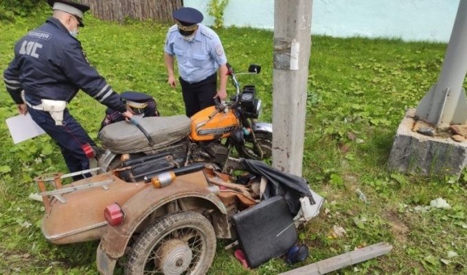 На Урале пьяный отец на мотоцикле с коляской покалечил двух своих детей (3 фото + 1 видео)