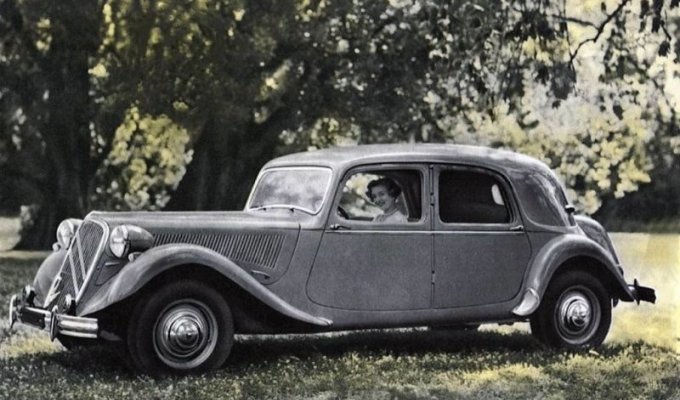Citroën Traction Avant: первый серийный автомобиль с передним приводом (13 фото)
