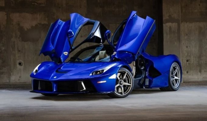 Ожидается, что Ferrari LaFerrari будет продана с аукциона за 4,5 миллиона долларов (28 фото)