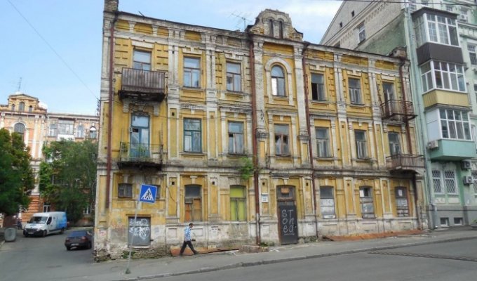 По итогам взрыва в жилом доме на Голосеевском проспекте. Два человека погибли, семьдесят — остались без жилья