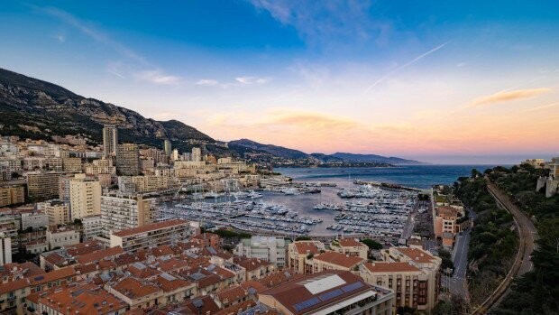 Необыкновенная жизнь в Монако, где каждый третий - миллионер (12 фото)
