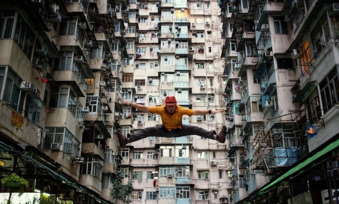 Дом-монстр в Гонконге. Как он выглядит без фотошопа? (14 фото)