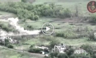Украинские FPV-дроны поражают российский танк Т-90М «Прорыв» на Авдеевском направлении