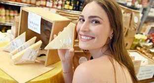 The girl got addicted to cheese and went to rehab because of this addiction (3 photos)