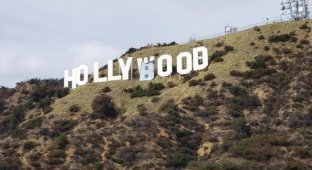 В Лос-Анджелесе пранкеры заменили надпись Hollywood на Hollyboob (4 фото + видео)
