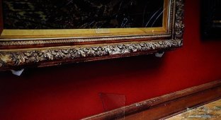 Третьяковская галерея обнародовала повреждённую картину, а вандалу до сих пор не стыдно (3 фото)