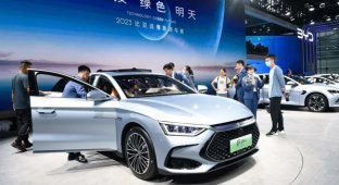 The Crisis of the Global Automotive Industry. China is conquering the market, displacing competitors (2 photos)