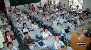 Середньостатистична китайська школа (7 фото)