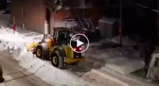 How they remove snow from the streets in Canada