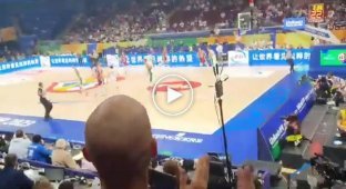 Lithuanian and Latvian fans met at the Basketball World Cup