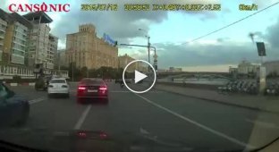 Конфликт с мотоциклистом в Москве (маты)