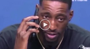 Едріс Адебайо відповів мамі прямо під час інтерв'ю