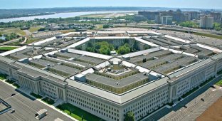 Пентагон - самое большое офисное здание в мире (4 фото)