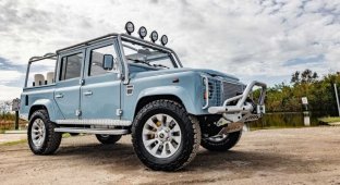 This cool Land Rover Defender restomod combines the power of an American V8 with European flair (10 photos)