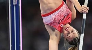 Alisha Newman, who makes money on Onlyans, took bronze at the Olympics (6 photos + video)