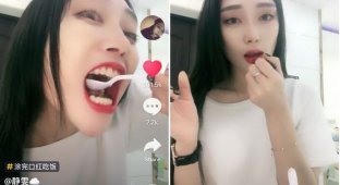 Девушки пьют и едят так, чтобы не испортить губную помаду (8 фото)