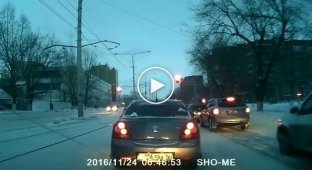 В Усть-Каменогорске машина попала под трамвай