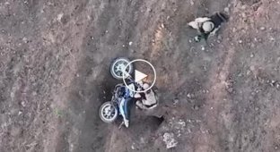 Украинские дроны уничтожают российских мотоциклистов в Донецкой области