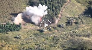Destruction of a Russian howitzer near Bakhmut using HIMARS