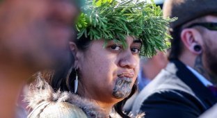 New Zealand's New Queen with Face Tattoo Has Ascended to the Throne (4 photos + 1 video)