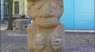 Статуи майа в Питере (9 фото)