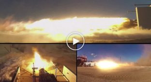 Огневые испытания двигателя ракеты Virgin Galactic