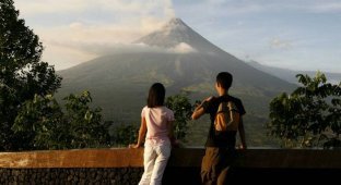Извержение вулкана на Филиппинах (8 фото)