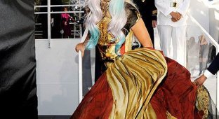 Лучшие костюмы Леди Гага (50 фотографии)
