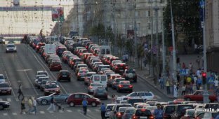Минск: автомобилисты перекрыли проспект Независимости (29 фото)