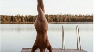 Светлана Лобода украла фотографию блогерши Nude Yoga Girl из США, но Наташа Королева смогла всех помирить свой голой фотографией (4 фото)