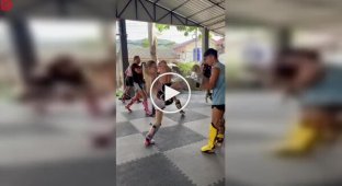 Никогда не стоит недооценивать хрупких девушек