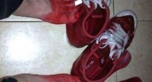 Китайские кроссовки (2 фото)