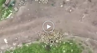 Ukrainian drone drops munitions on a pile of Russian mines, and the result is obvious
