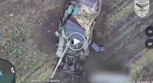 Teroboronites destroyed a Russian T-90 tank equipped with a mine trawl and barbecue
