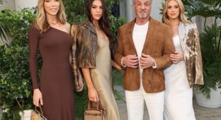 Sylvester Stallone with his wife Jennifer Flavin at the Ralph Lauren show (7 photos)