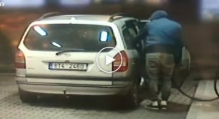 Польский водитель захотел уехать не заплатив за дорогой бензин